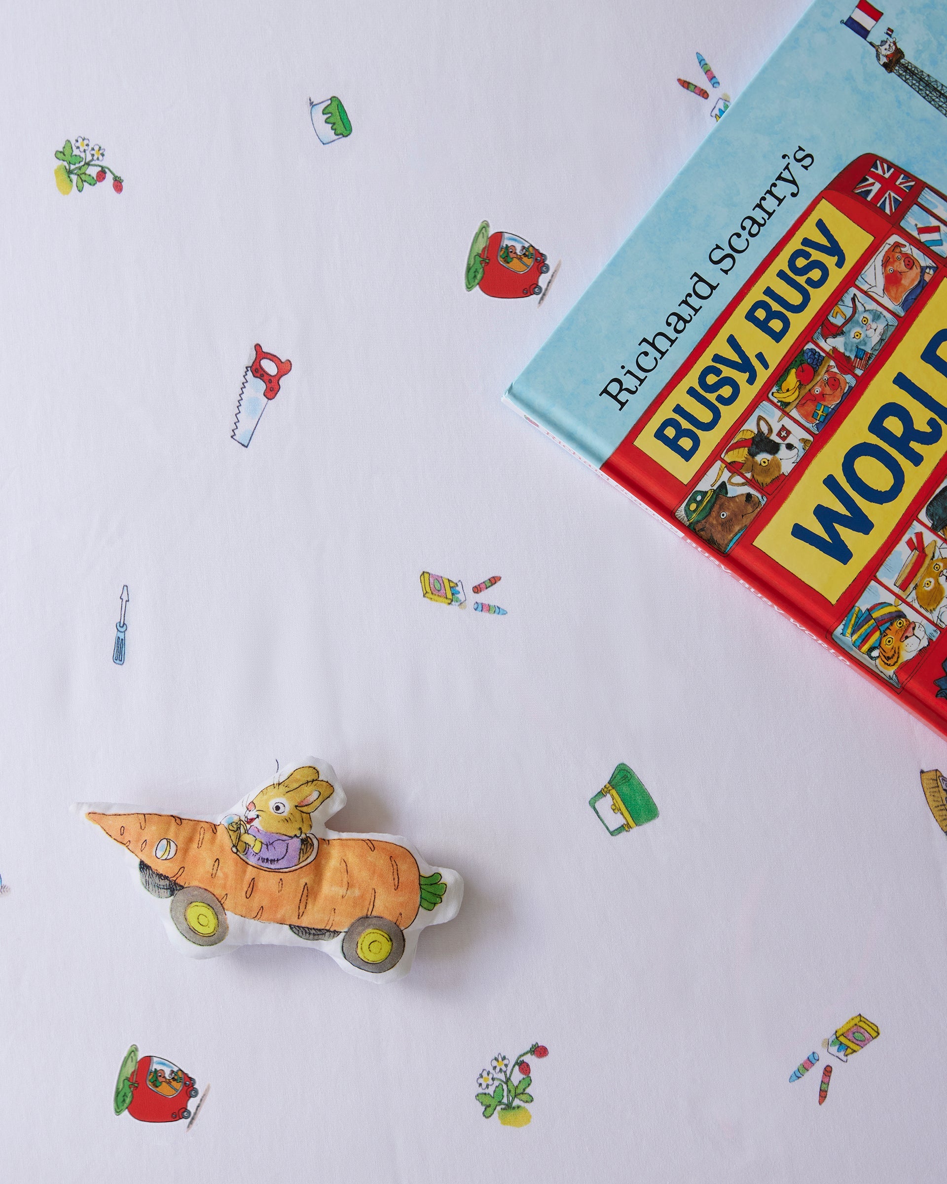 Busy World Crib Sheet Set | Richard Scarry x Nestig